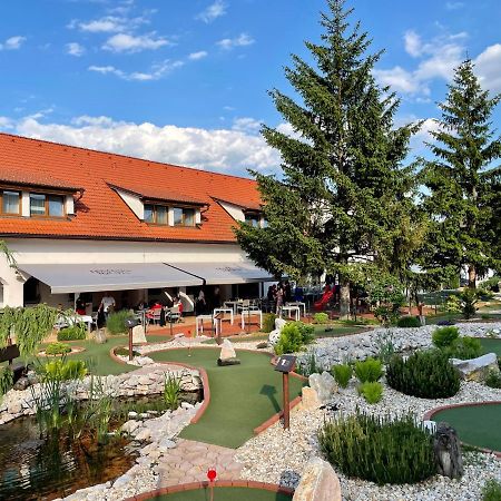 Tisnovska Rychta Hotel Bagian luar foto