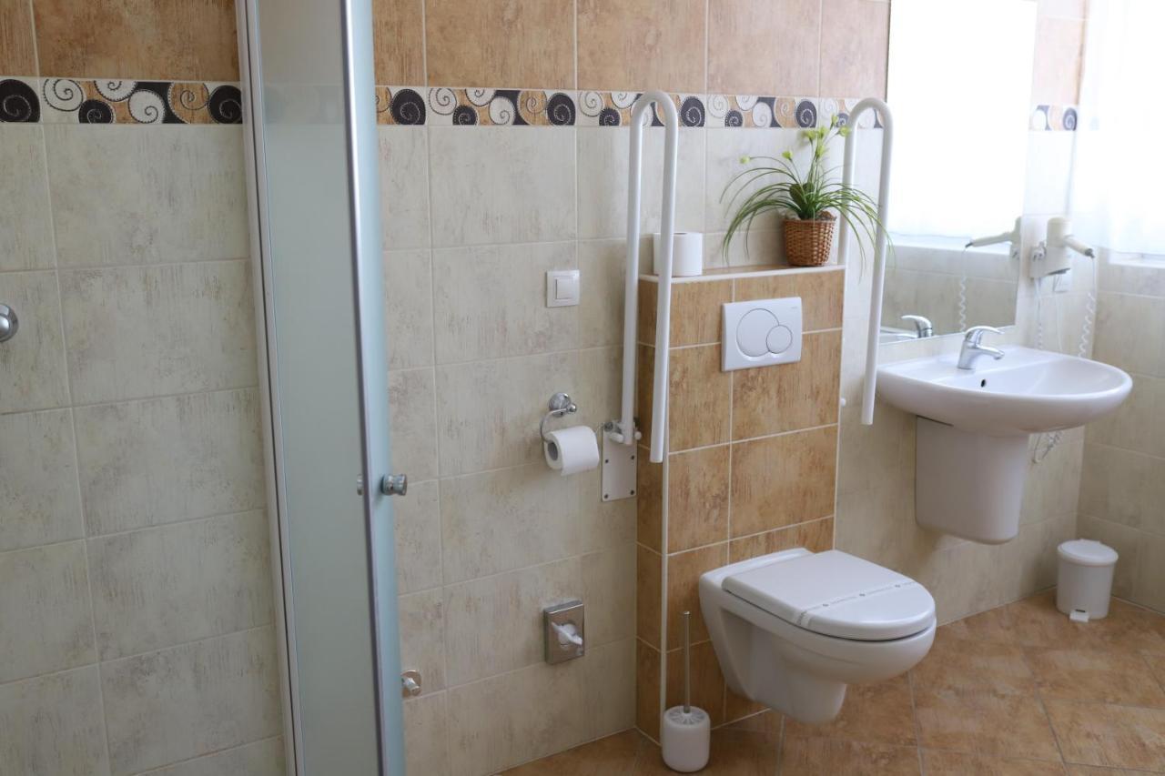 Tisnovska Rychta Hotel Bagian luar foto
