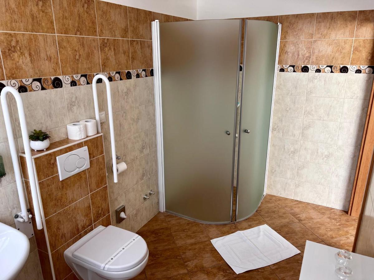 Tisnovska Rychta Hotel Bagian luar foto